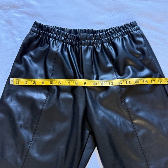 Zara Women’s Jogger Size S Black Eco Leather Urban Pants
Chic/Casual - Picture 9 of 9
